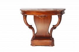 Столик в Викторианском стиле